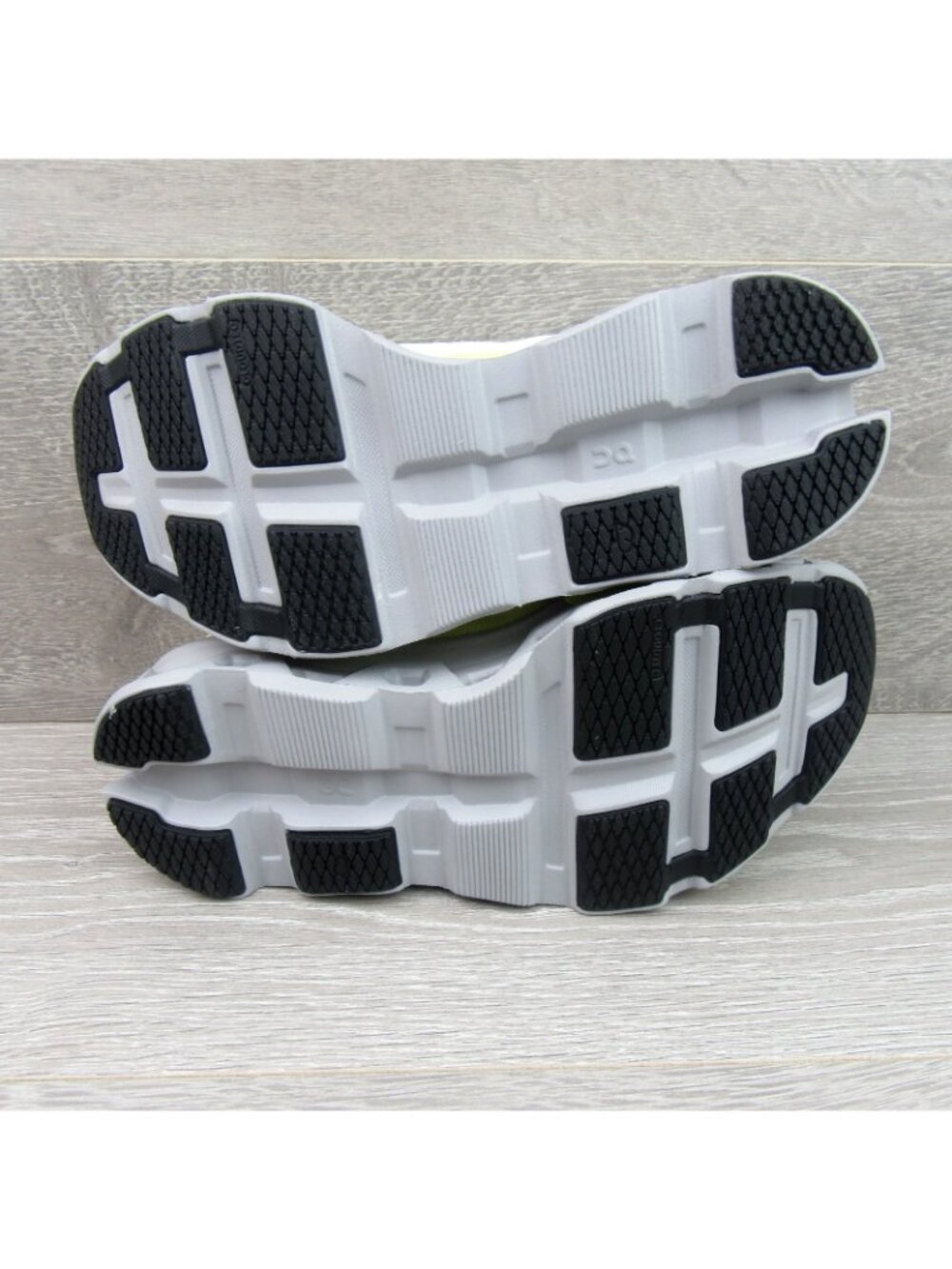 ON Cloudmonster 2 Running Shoes Womens Size 8 Ivory Lime NEW - Picture 12 of 15